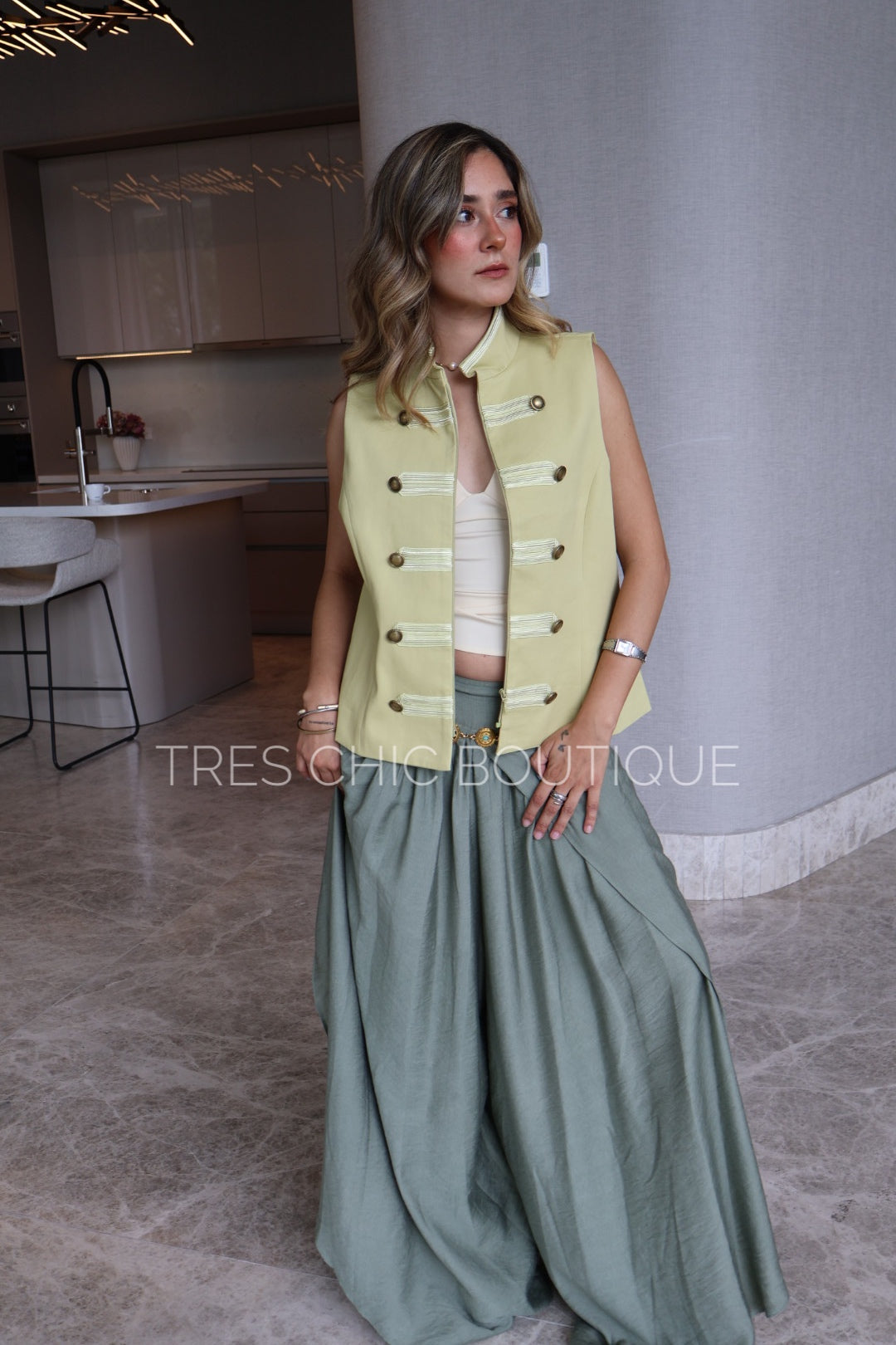 PANTALÓN PIERNA ABIERTA VERDE