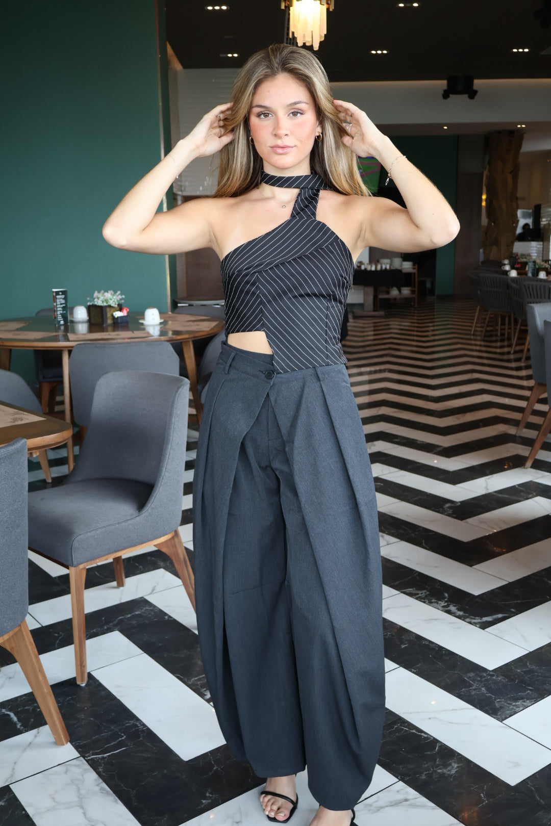BLUSA AJUSTADA RAYAS CORBATA