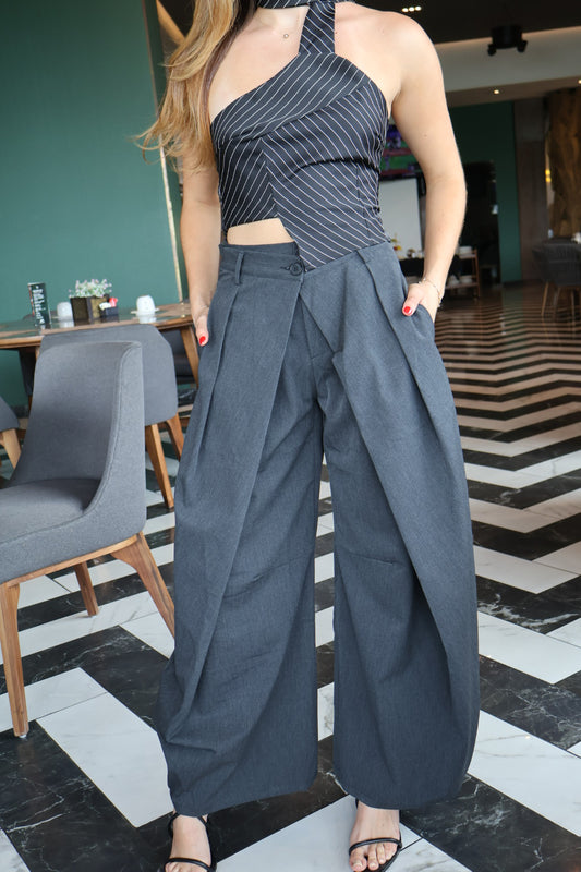 PANTALÓN GRIS CRUZADO