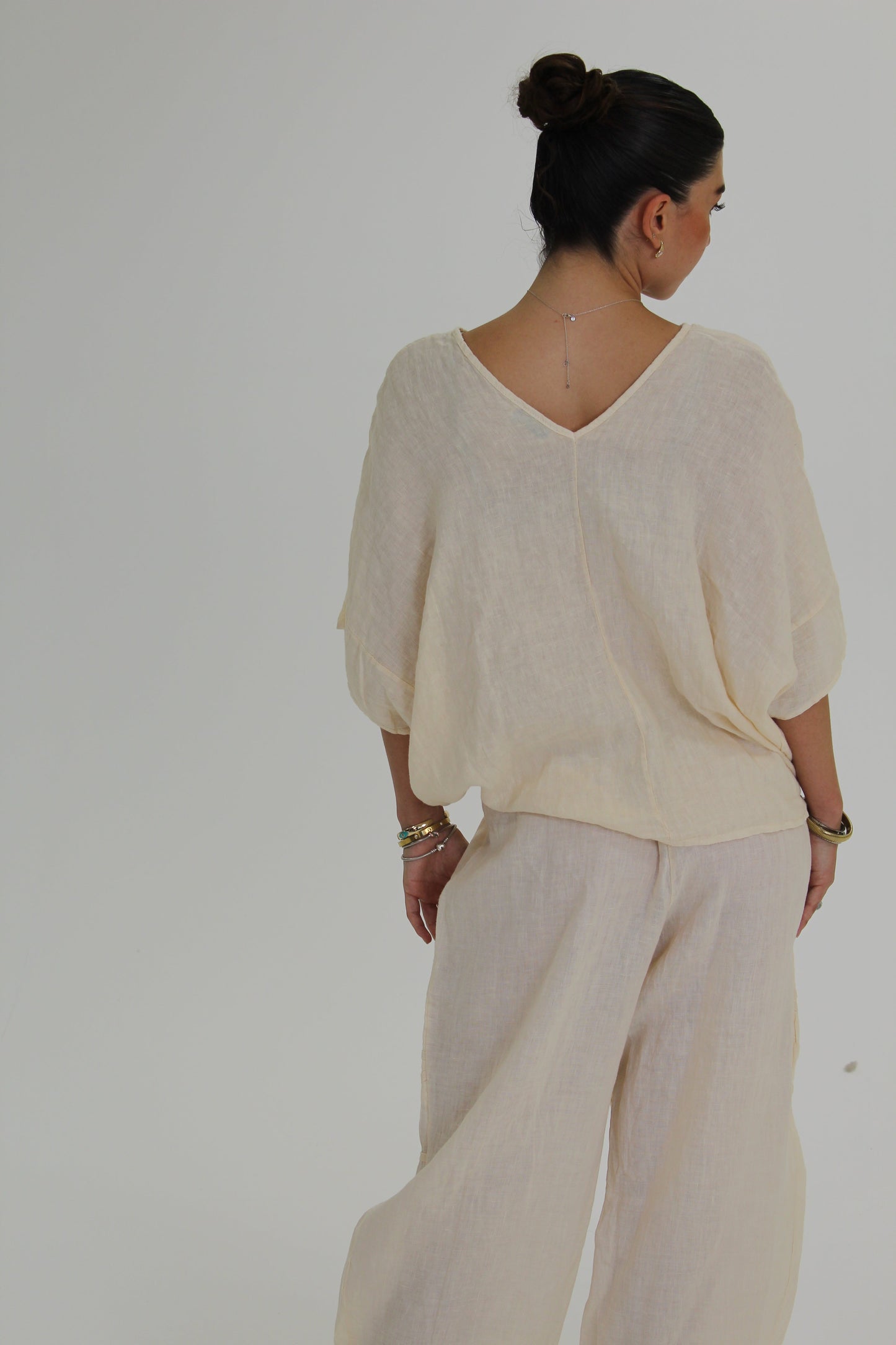 BLUSA CUELLO V crema