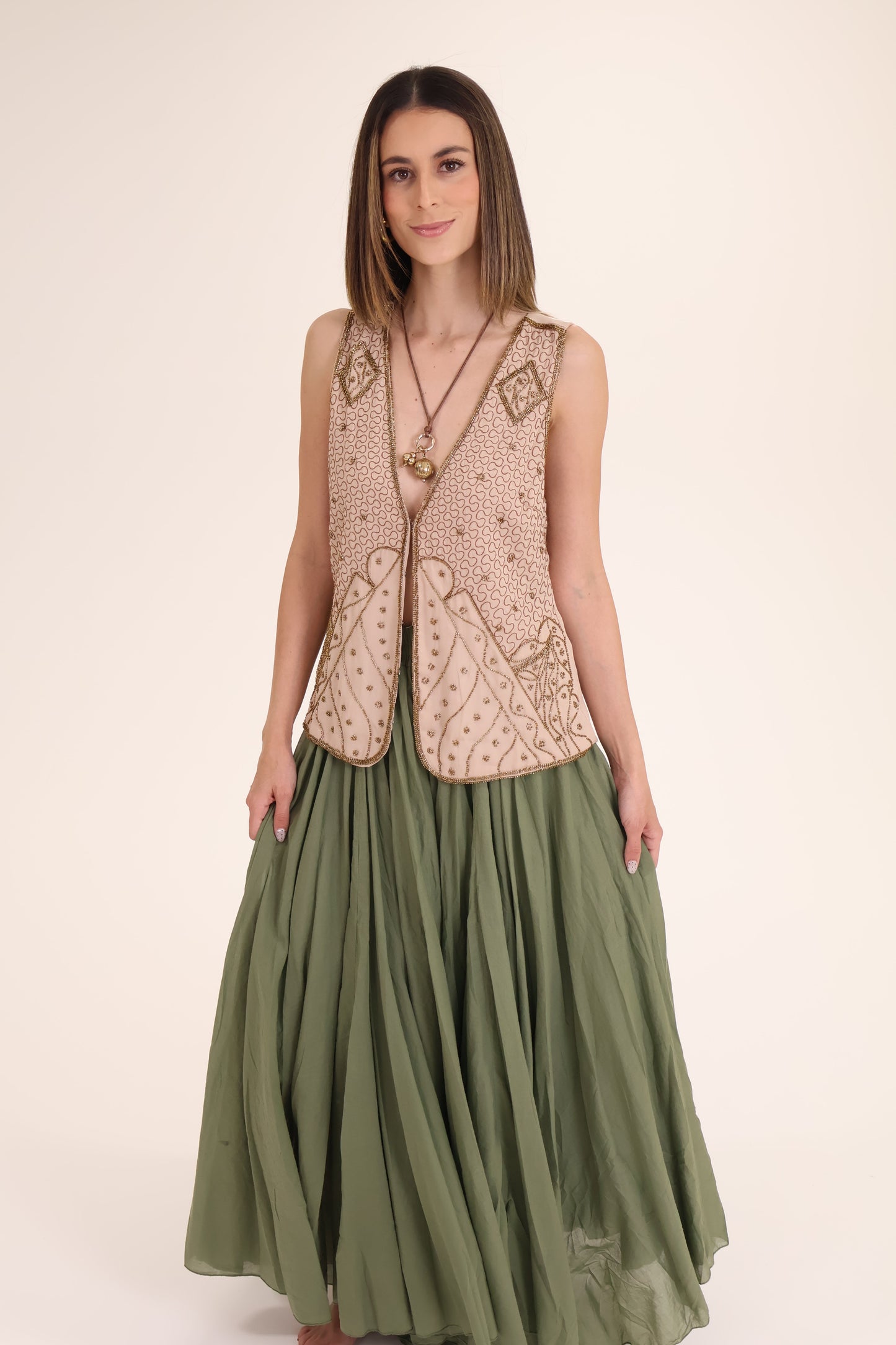 CHALECO CANUTILLO BORDADO beige