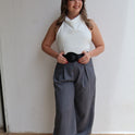 PANTALÓN AZUL GRIS RAYA BLANCA