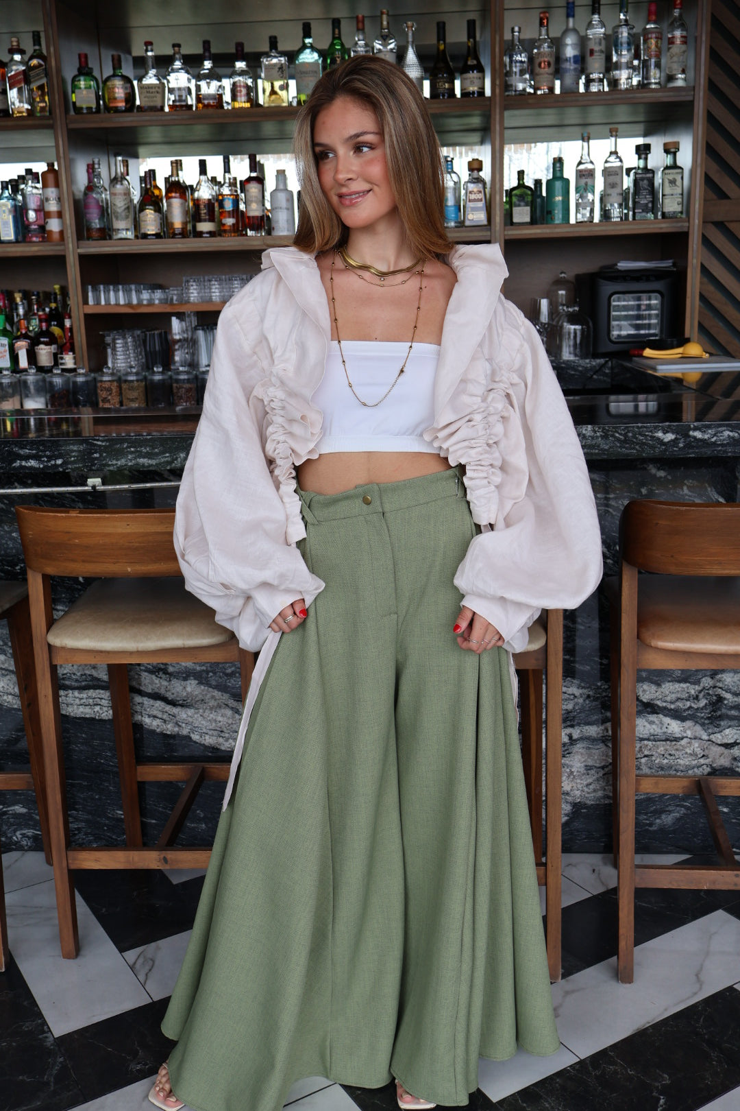 PANTALÓN PINZAS VERDE