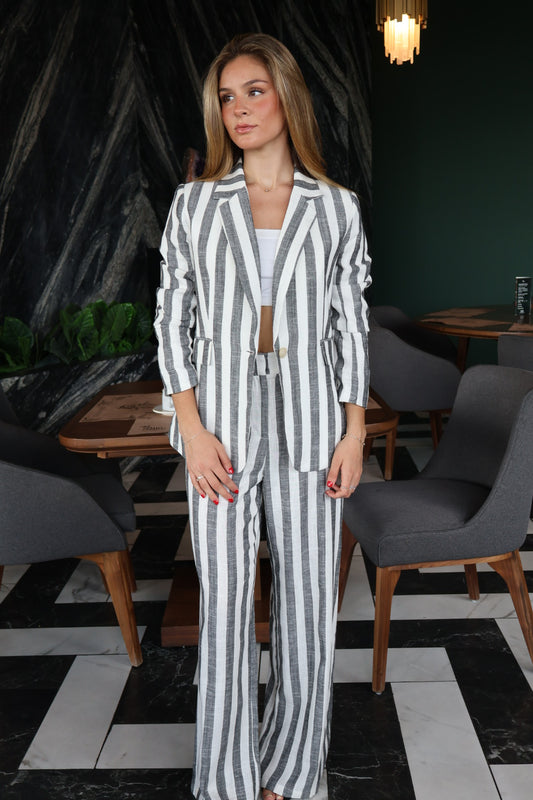CONJUNTO LINEAS GRIS BLACO