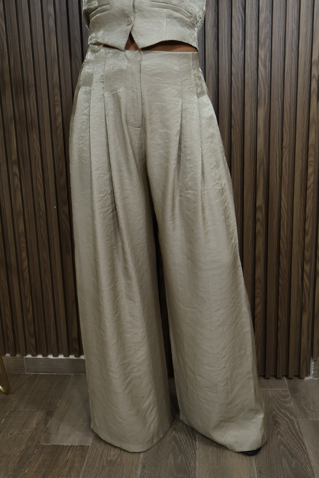 CONJUNTO CHALECO PANTALÓN SATINADO