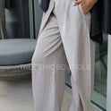 PANTALÓN CRUZADO RAYA BEIGE