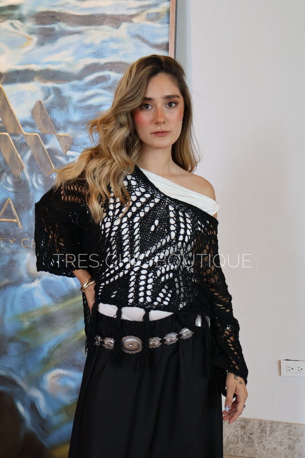 PONCHO CALADO FLECOS NEGRO