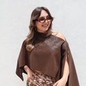BLUSA PONCHO CORTO DESIGUAL CHOCOLATE