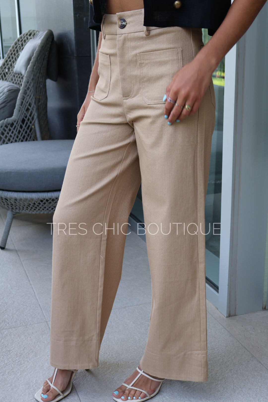 PANTALÓN KAKI RECTO BOLSAS