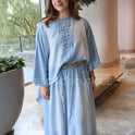 BLUSA CORTA AZUL PARCHES