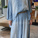 BLUSA CORTA AZUL PARCHES