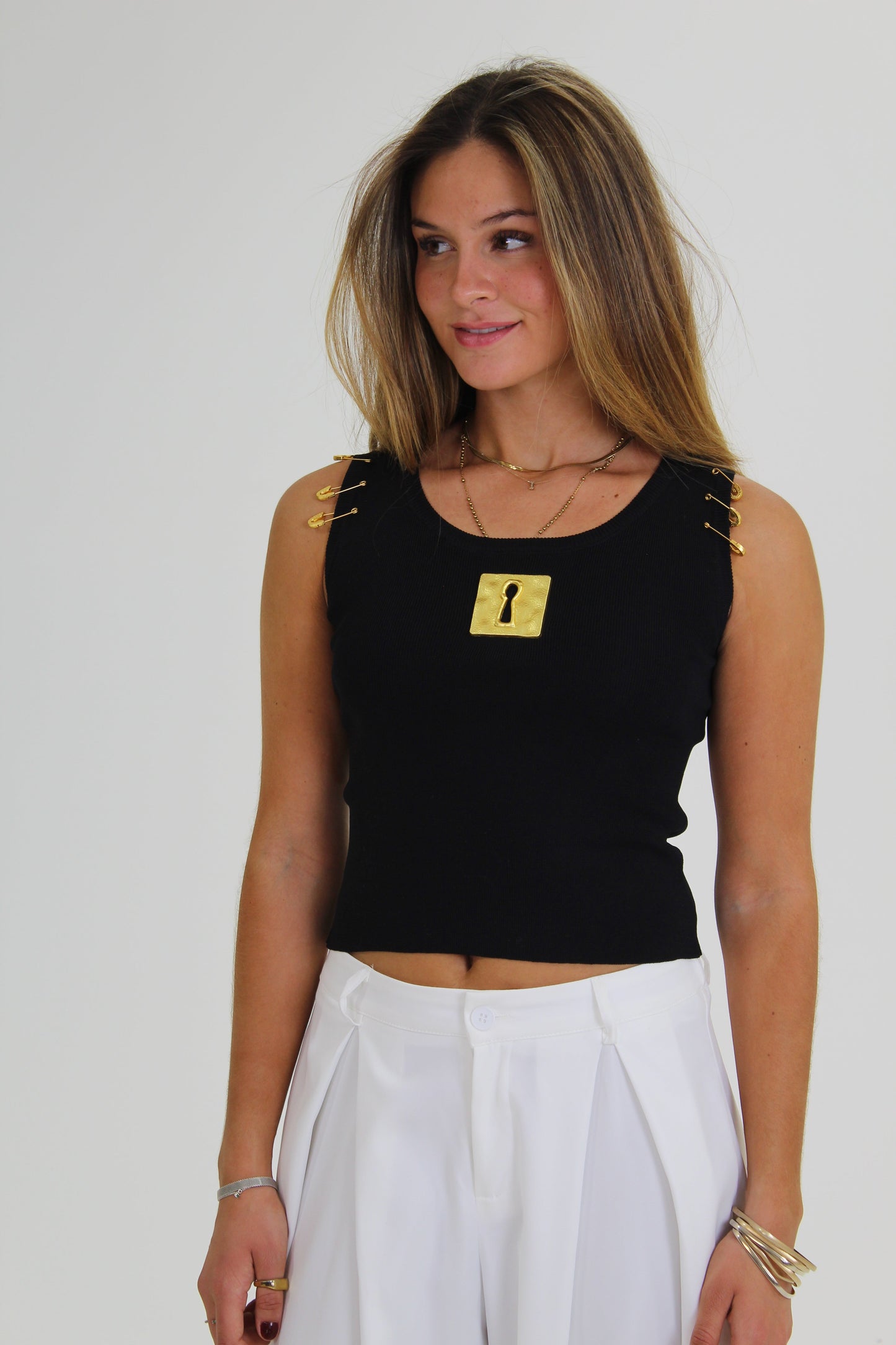 BLUSA LLAVE SEGURO negra