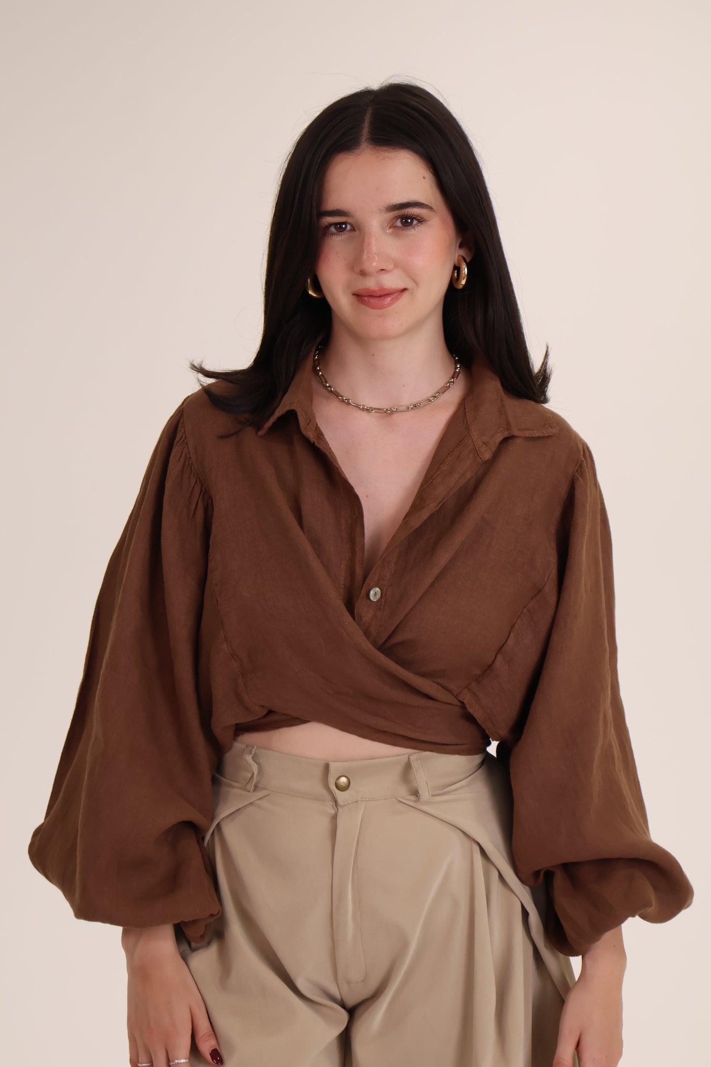 BLUSA MANGA GLOBO BOTON cafe