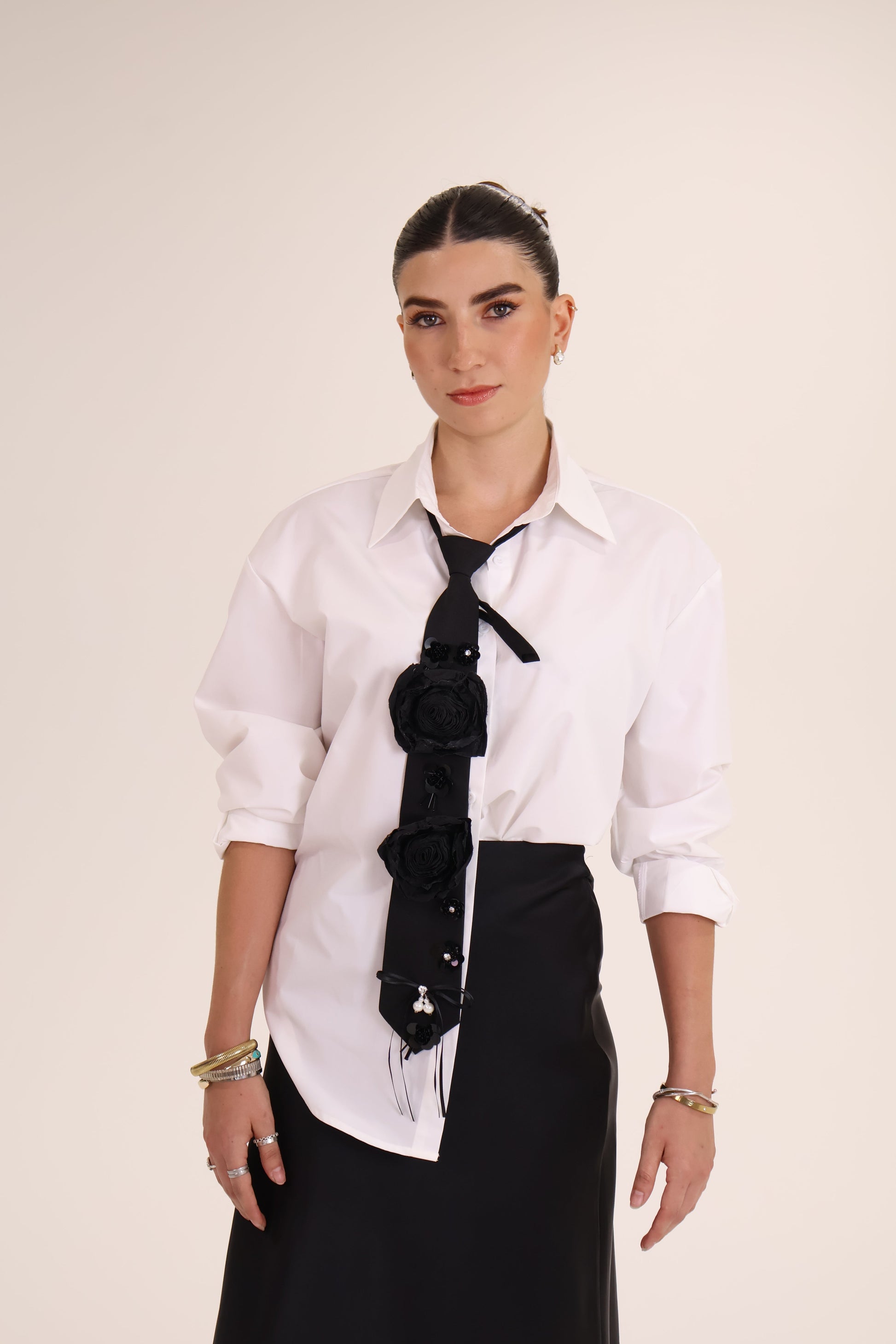 CAMISA CORBATA NEGRA