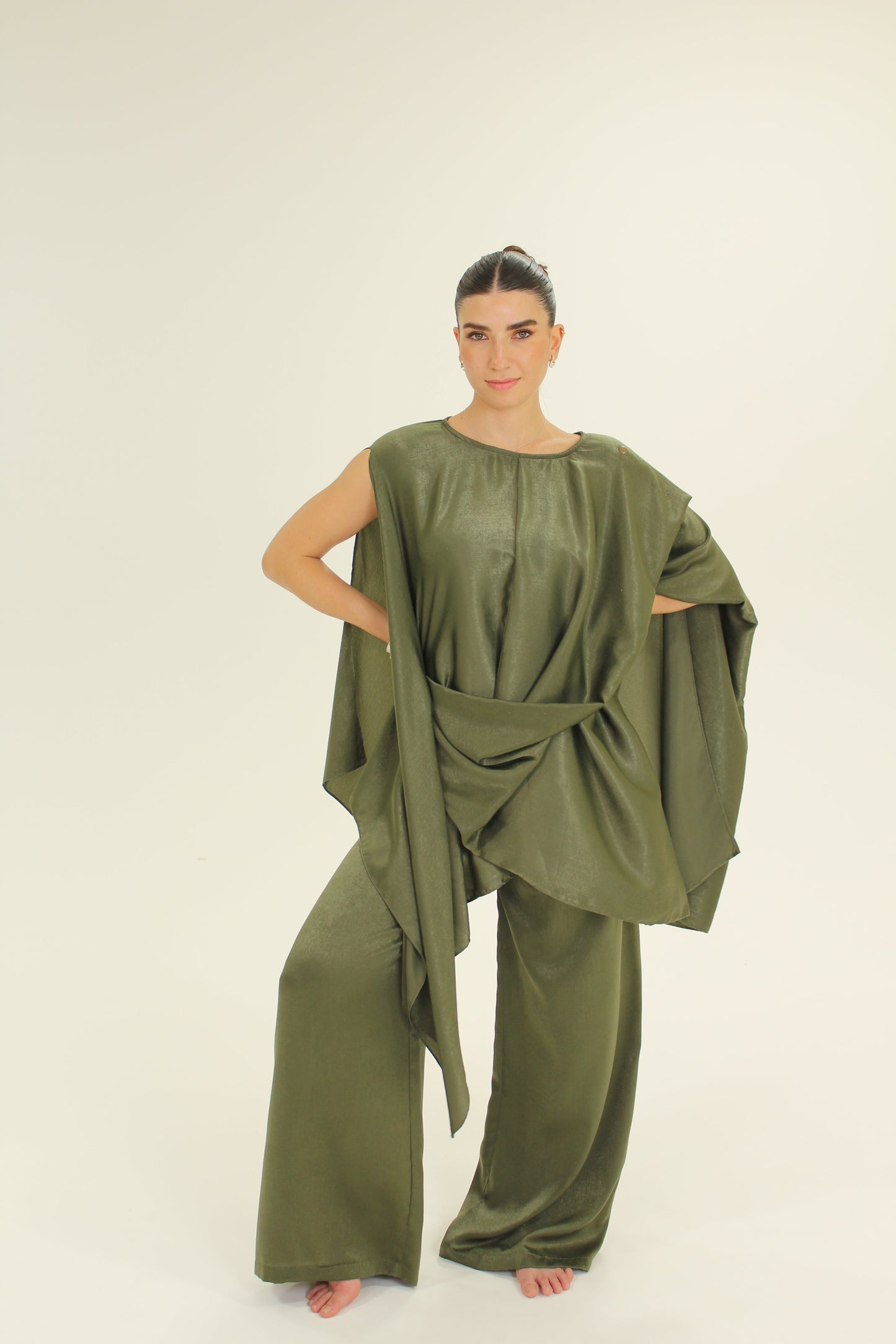 CONJUNTO DISEÑADORA SATIN verde