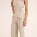 CONJUNTO TOP ESTRAPLE PANTALON beige