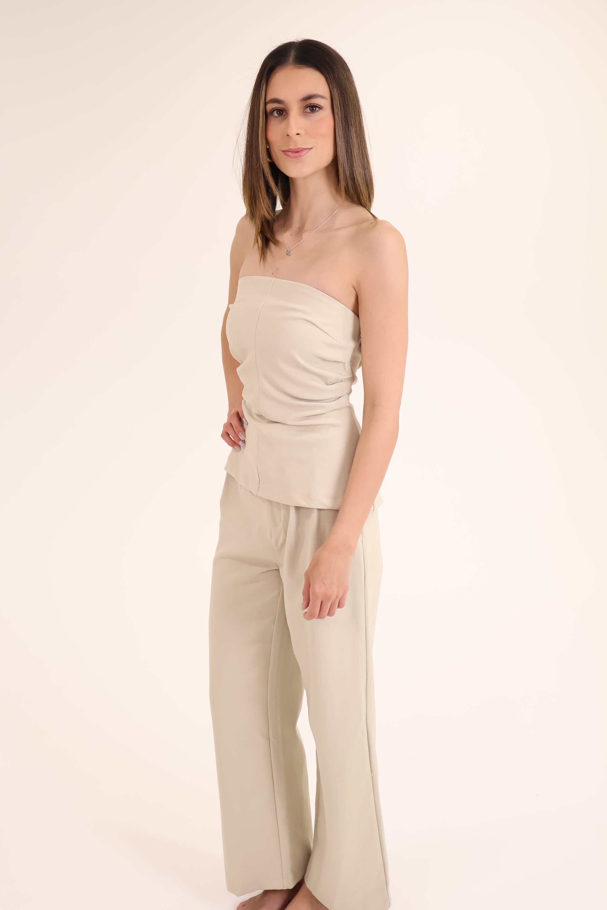CONJUNTO TOP ESTRAPLE PANTALON beige