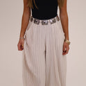 PANTALON CORTO CURVA RAYA beige