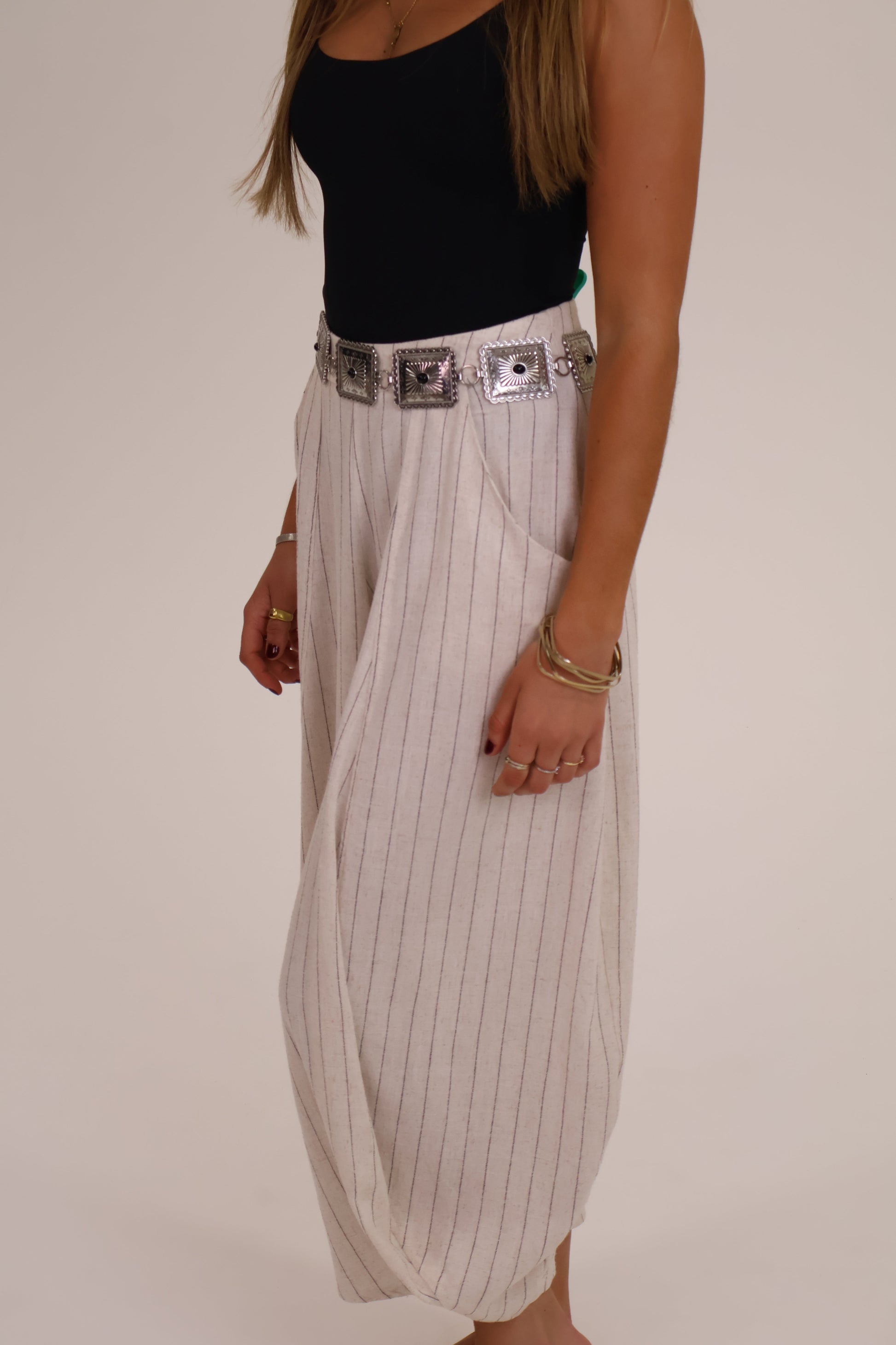 PANTALON CORTO CURVA RAYA beige