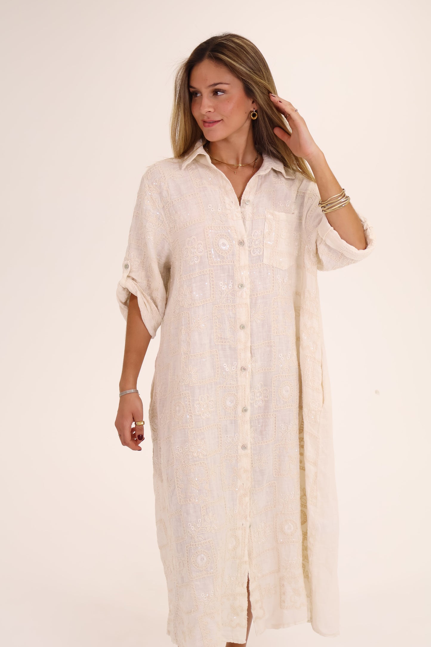 VESTIDO BORDADO LENTEJUELA crema